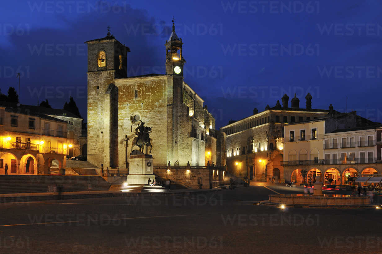 Europe Spain Extremadura Trujillo View Of Plaza Mayor With San Martin Church At Night Stockphoto