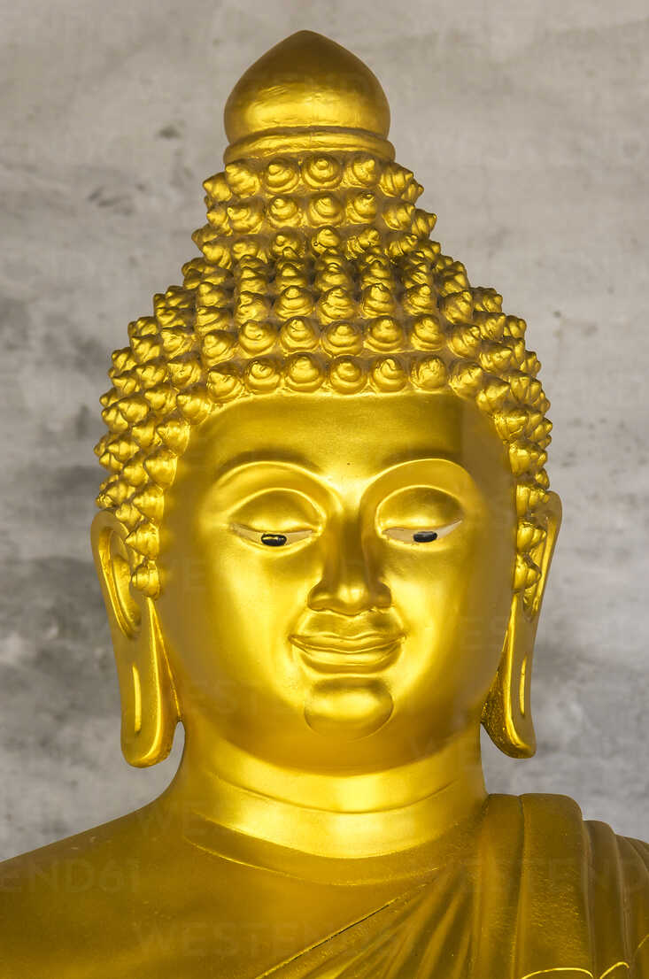 Thailand Phuket Karon Head Of Little Golden Buddha Statue Tha0000 Thomas Haupt Westend61