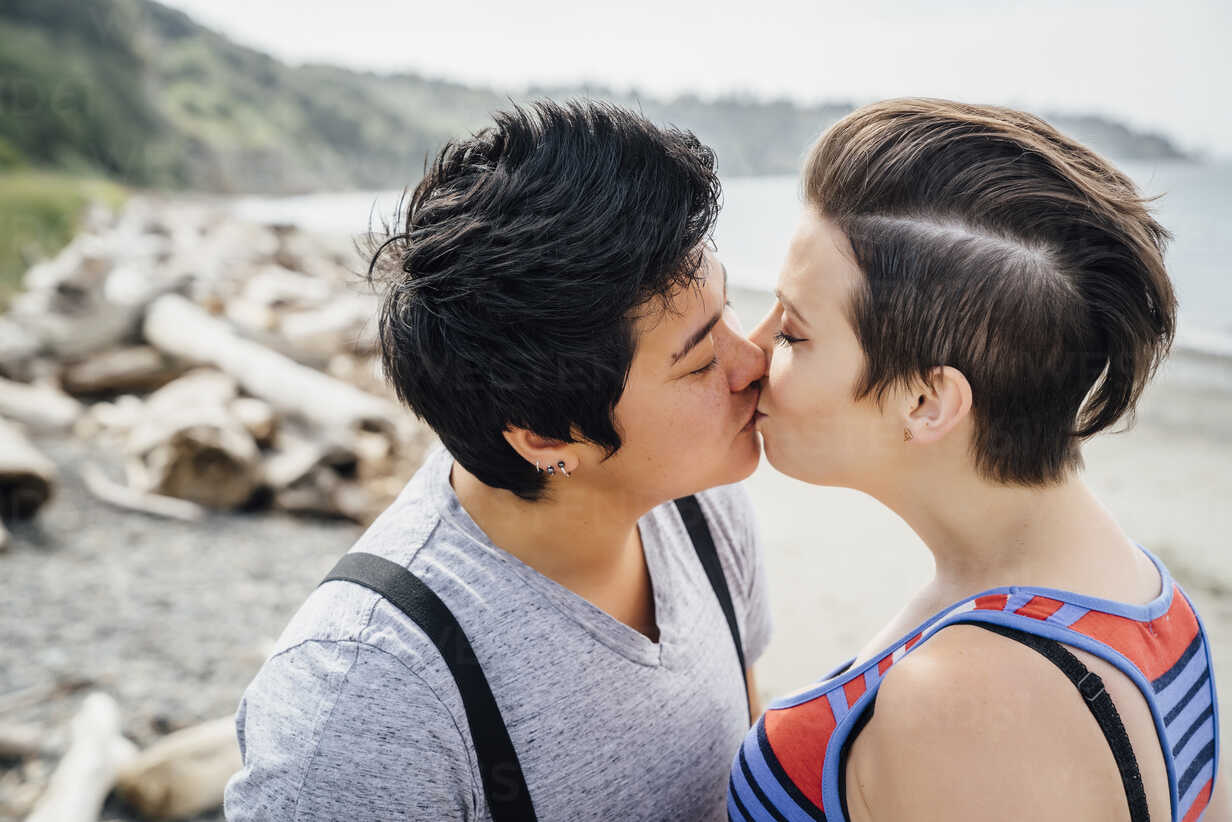 Pregnant Lesbian Couple Kissing On Beach Blef Inti St Clair Westend61