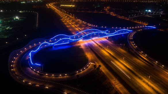 Aerial view of the illuminated Dubai fountain at night in United Arab Emirates. - AAEF03256 - Amazing Aerial/Westend61