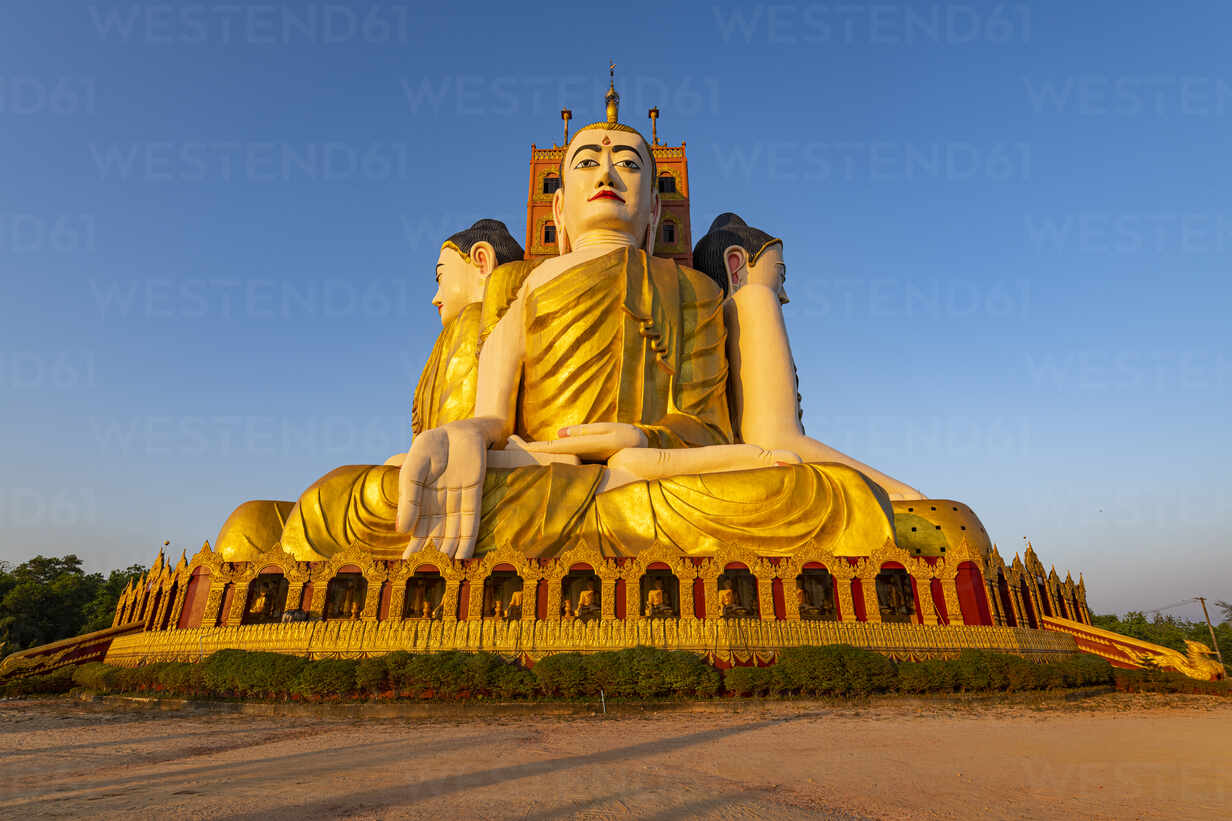 Myanmar Mon State Ko Yin Lay Pagoda At Dusk Stockphoto